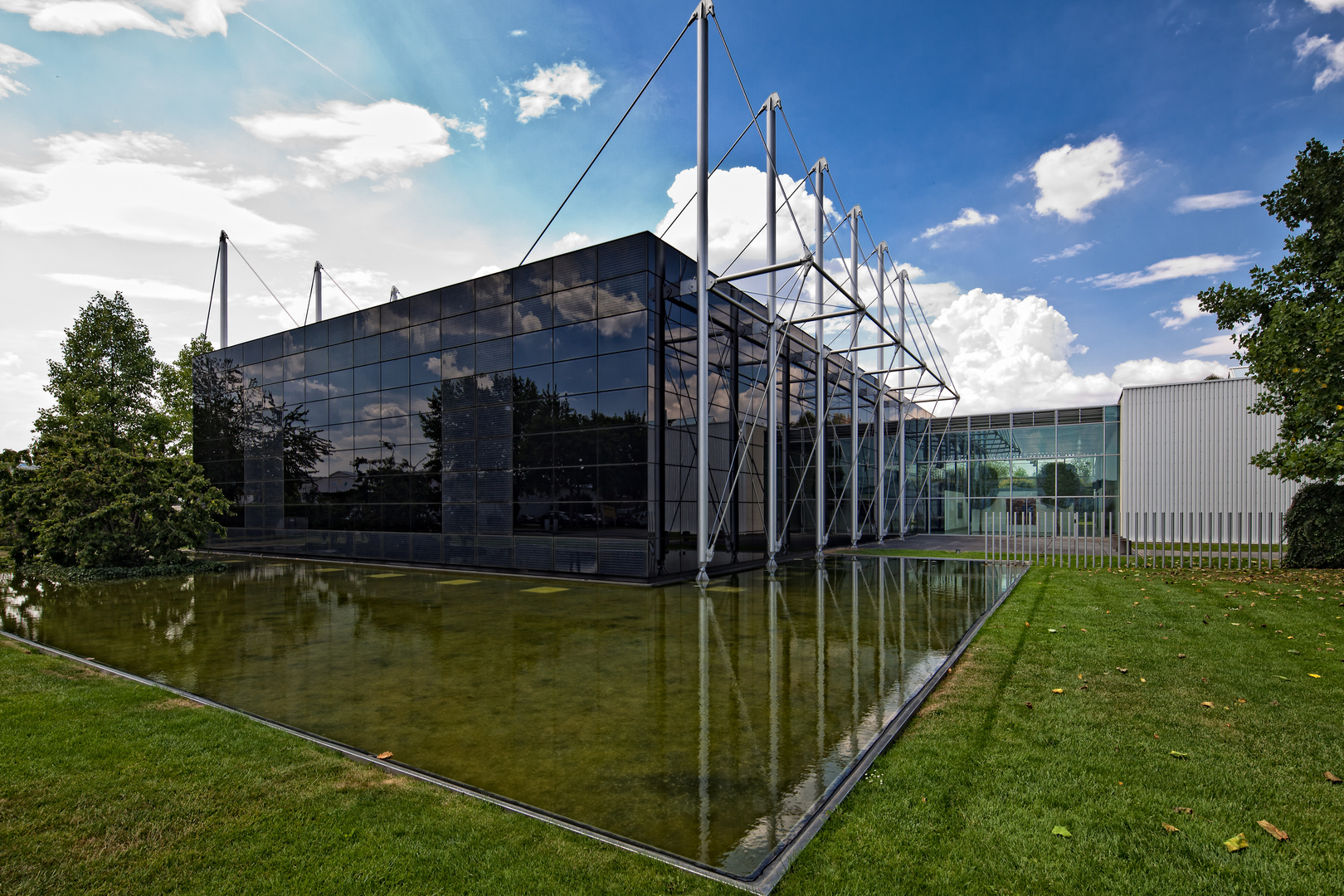 Schwarzer Pavillion von Lamy in Heidelberg