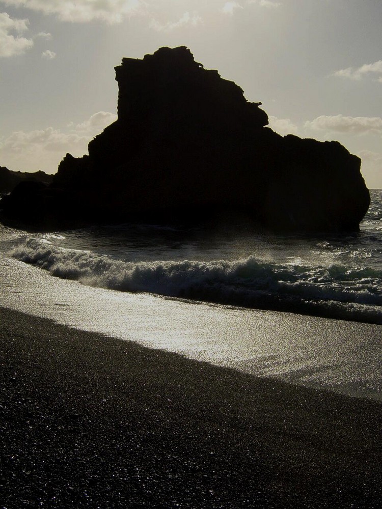 schwarzer Strand