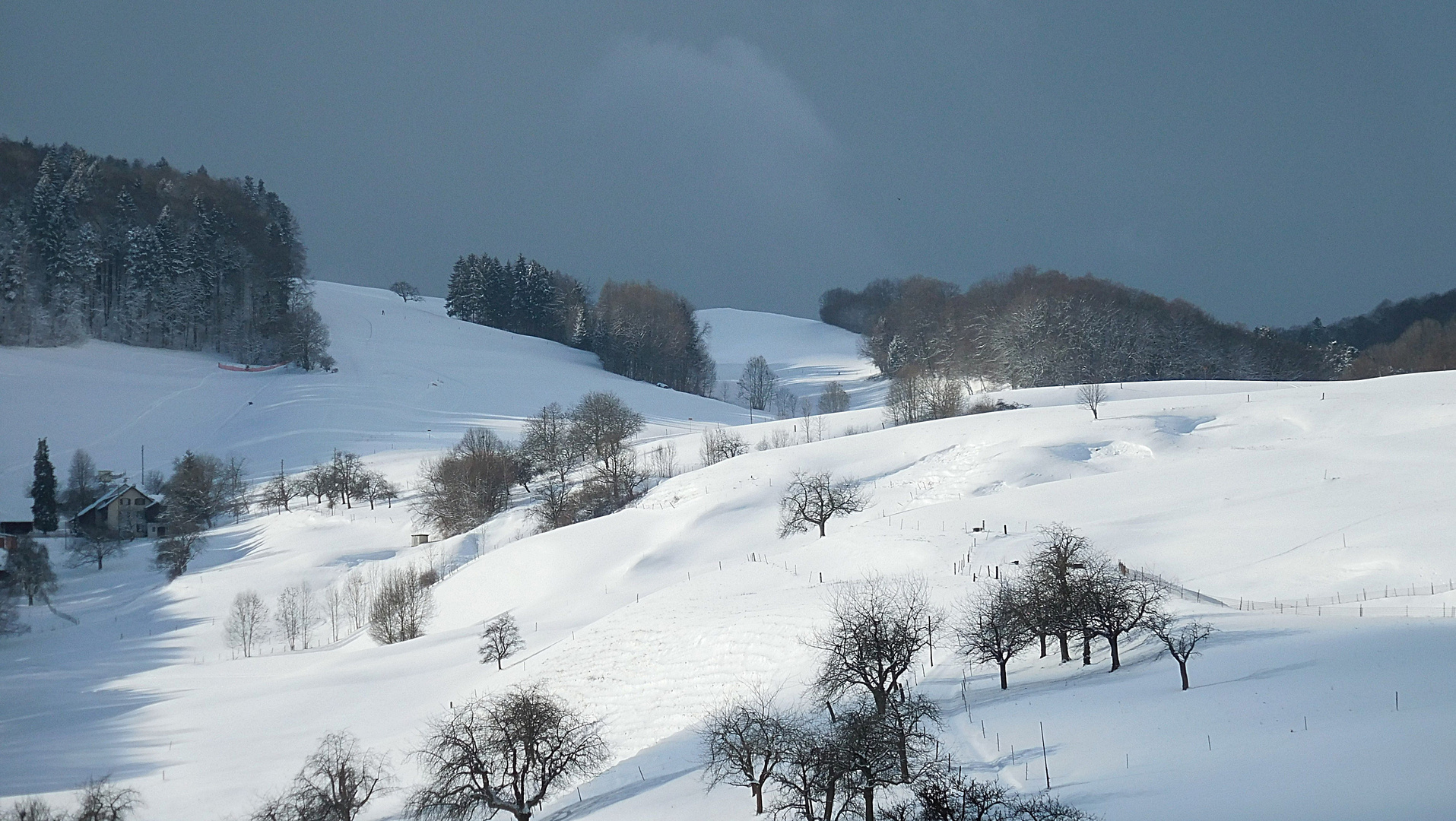 Schwarzer Winterhimmel