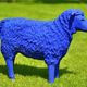 Schwarzes Schaf heute mal blau