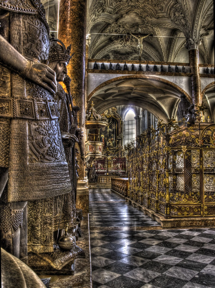 Schwarzmandakirche Innsbruck HDR