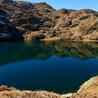 Schwarzsee, er liegt auf (2.455 m) Osttirol, da der See, sehr dunkel ist, kommt das Himmelsblau...