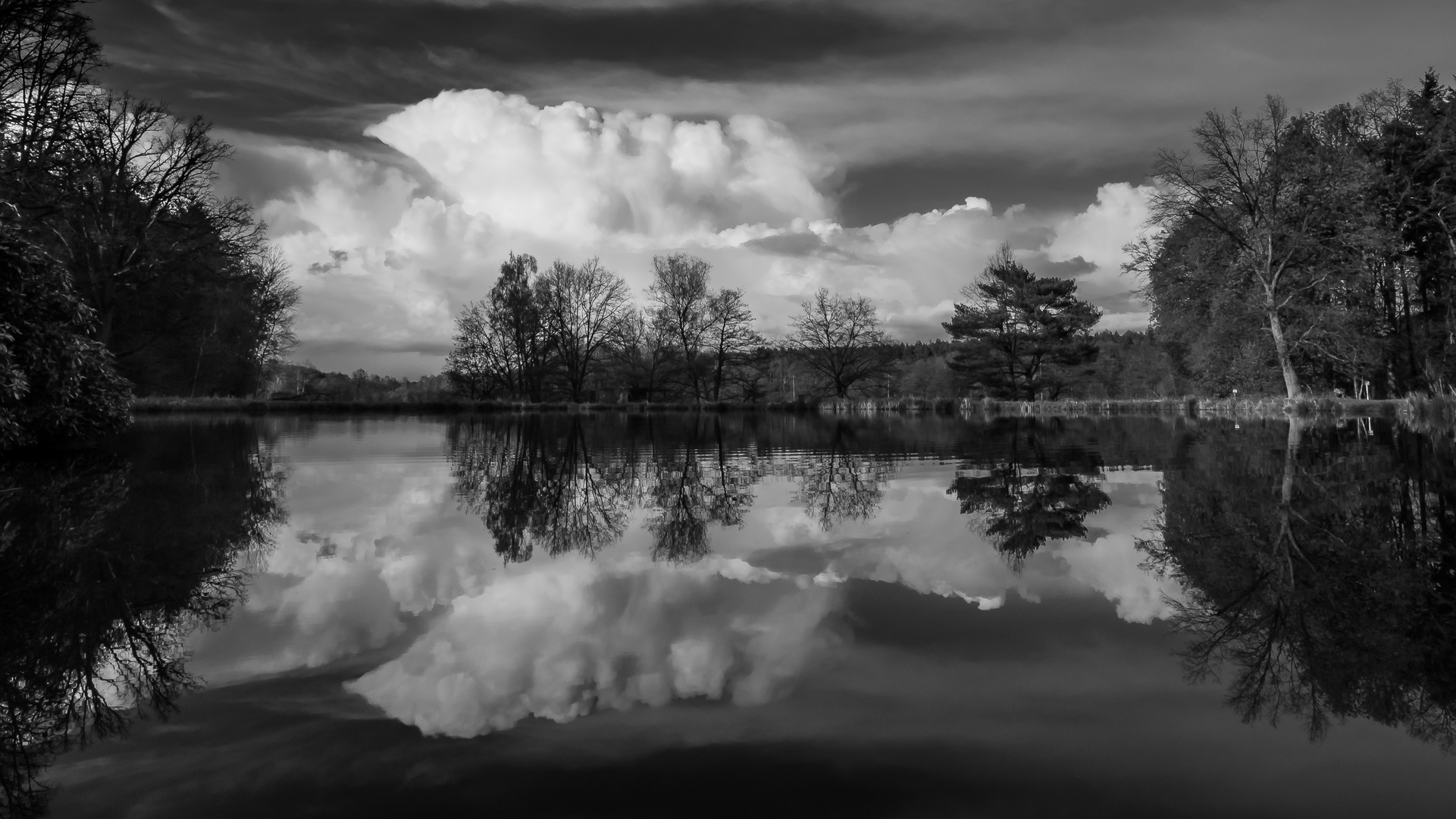 Schwarz&hellip;&hellip;Weiß Foto &amp; Bild wolken, weiß, natur Bilder auf