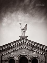 Schwarzweiss-Fotografie: Berlin - Sankt-Michael-Kirche