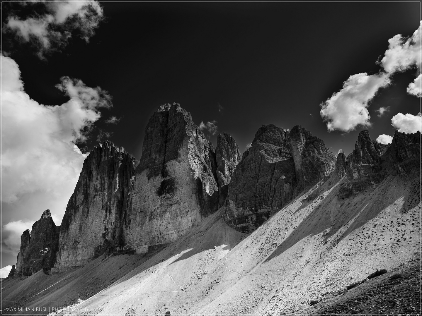 Schwarzweiße Dolomiten