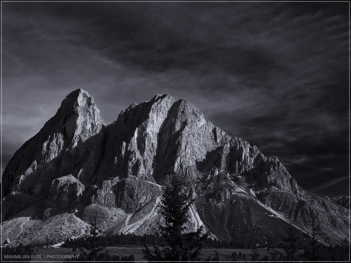 Schwarzweiße Dolomiten