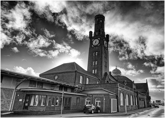 schwarzweißer Freitag - Hapag-Halle Cuxhaven