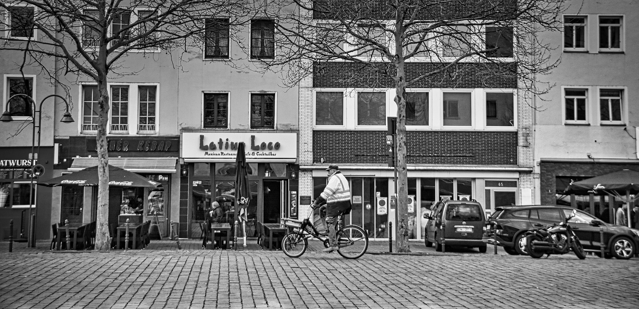 Schwarzweißer Freitag in Köln