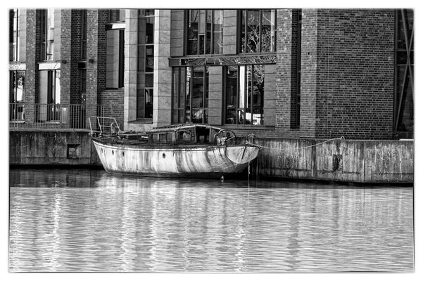 Schwarzweißer Freitag - Lost Vessel