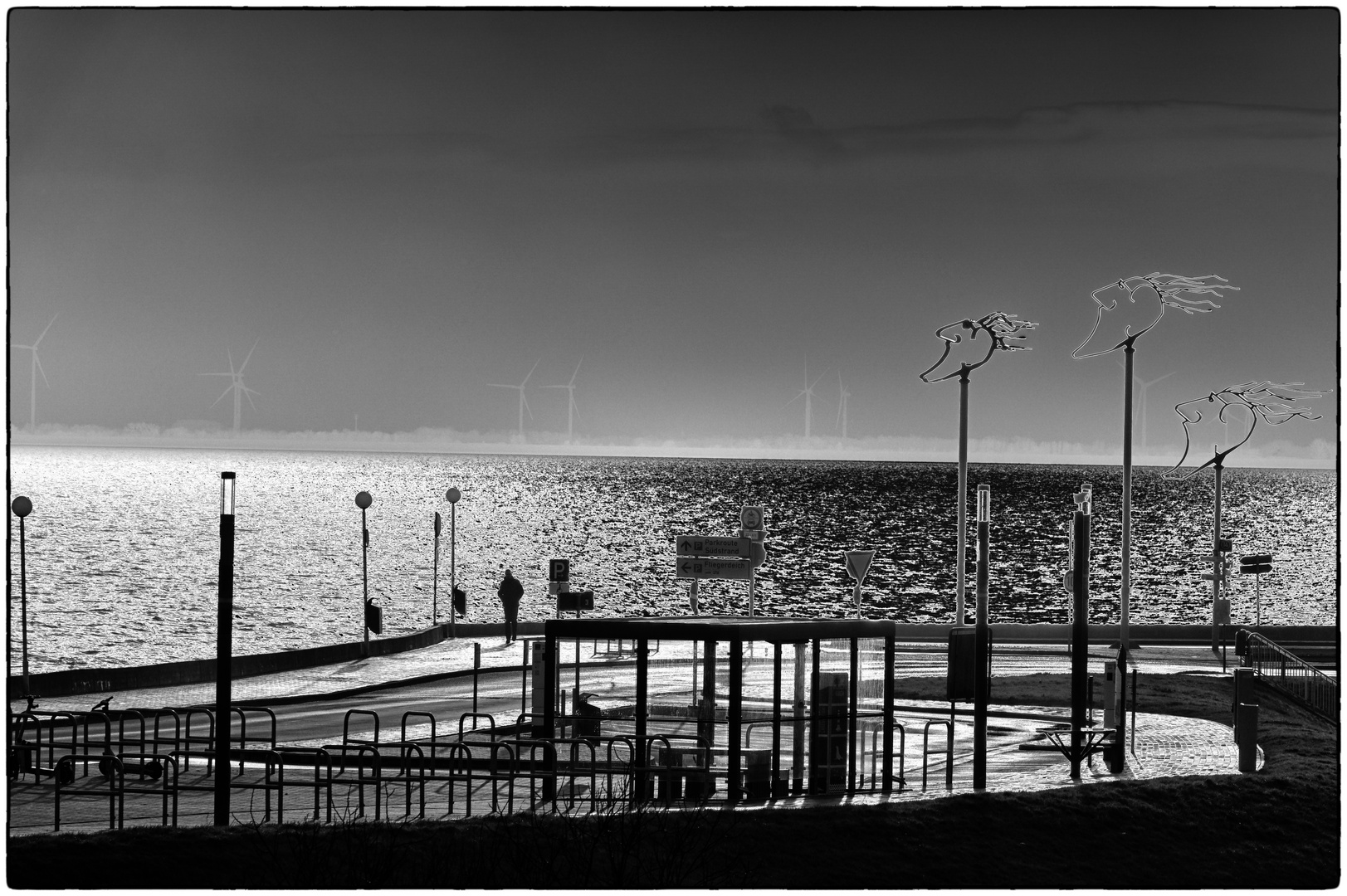 Schwarzweißer Freitag - Südstrand Wilhelmshaven