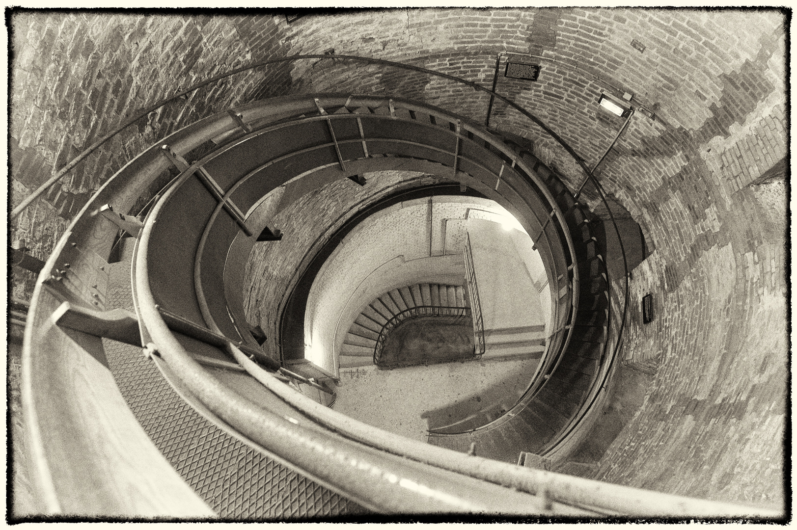 schwarzweißer Freitag - Turmtreppen im Schloss Jever