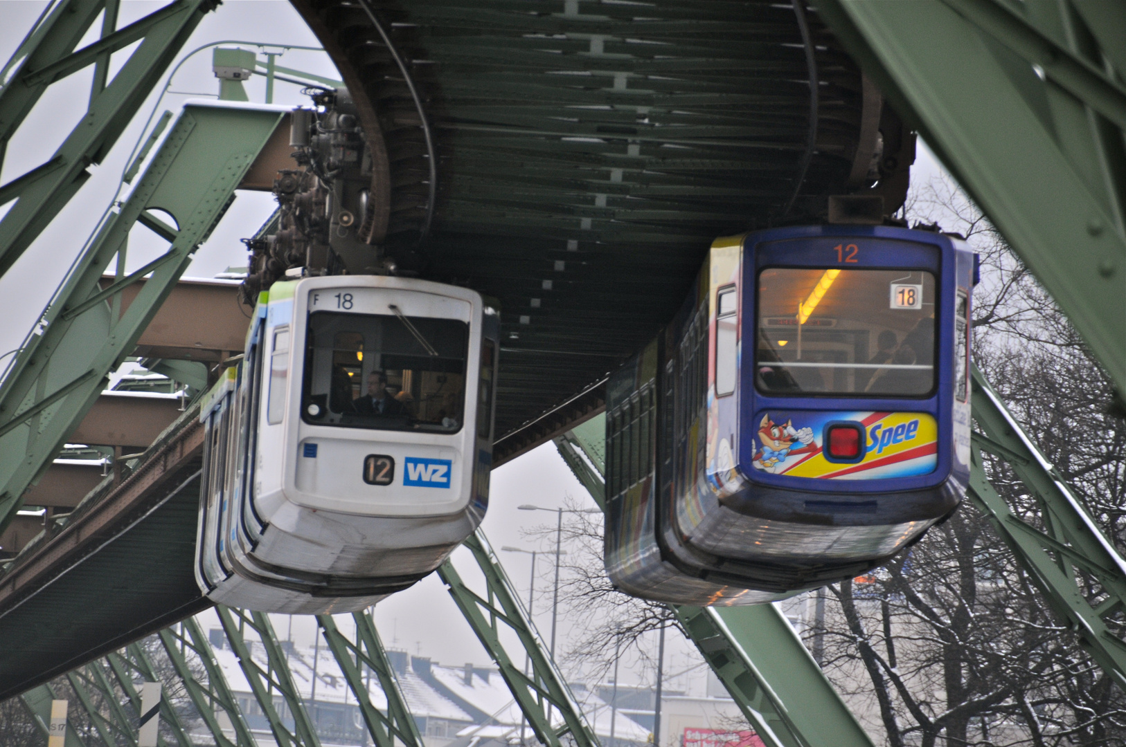 Schwebebahn