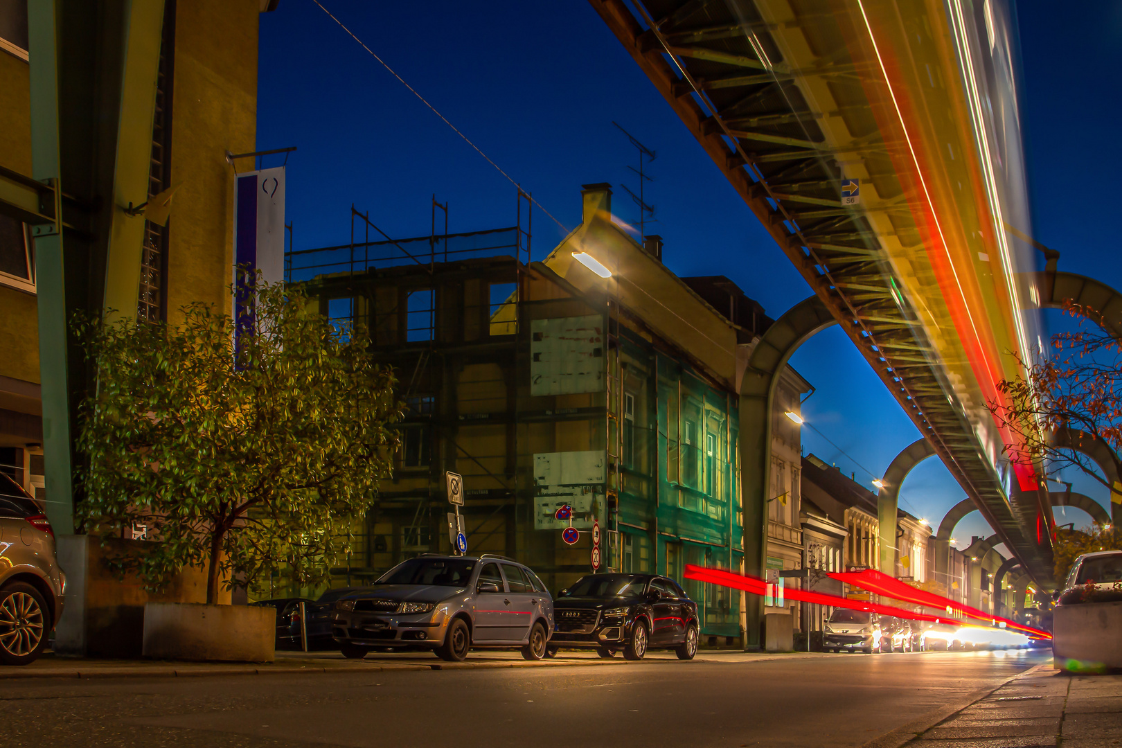 Schwebebahn