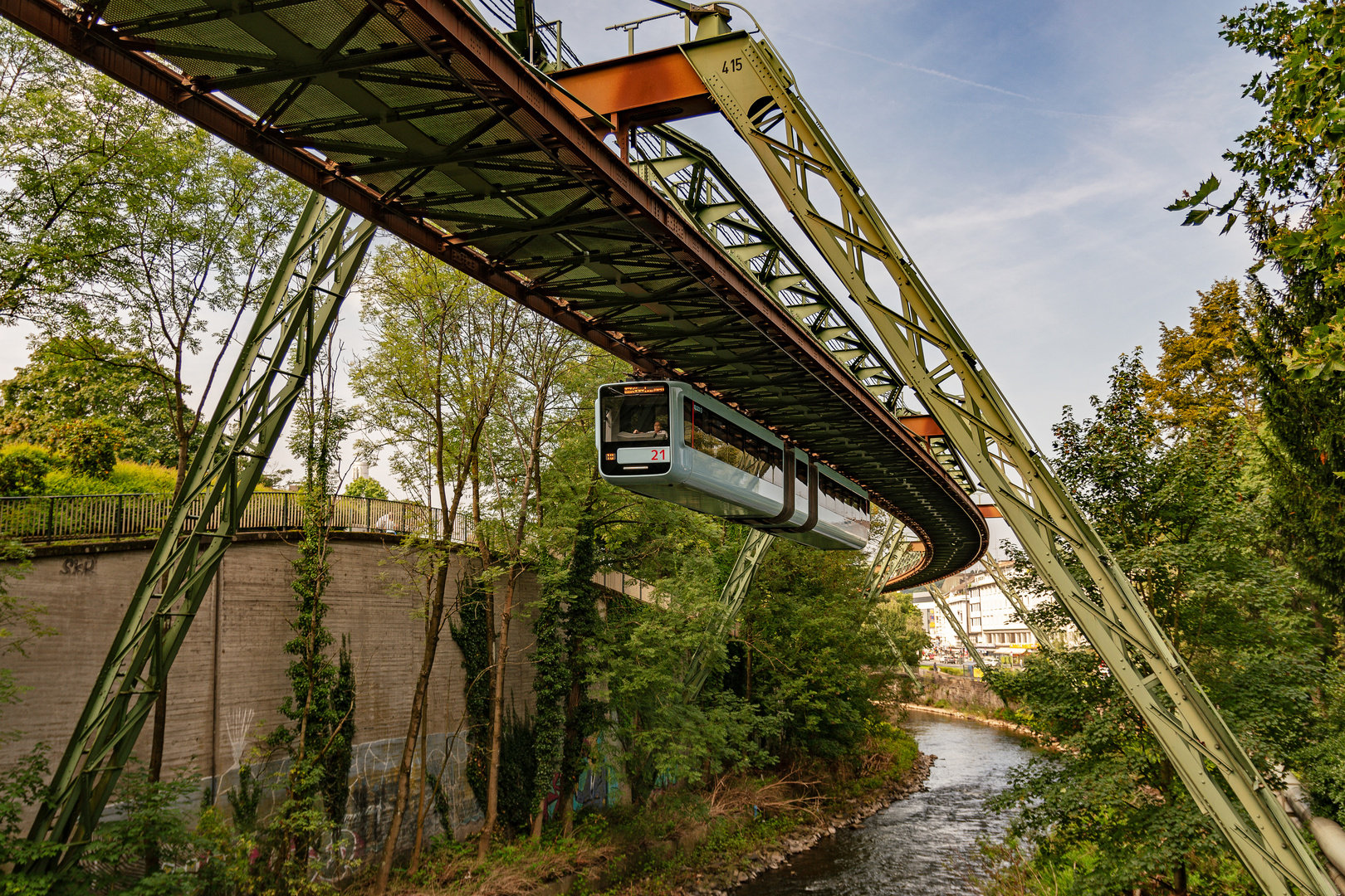 Schwebebahn