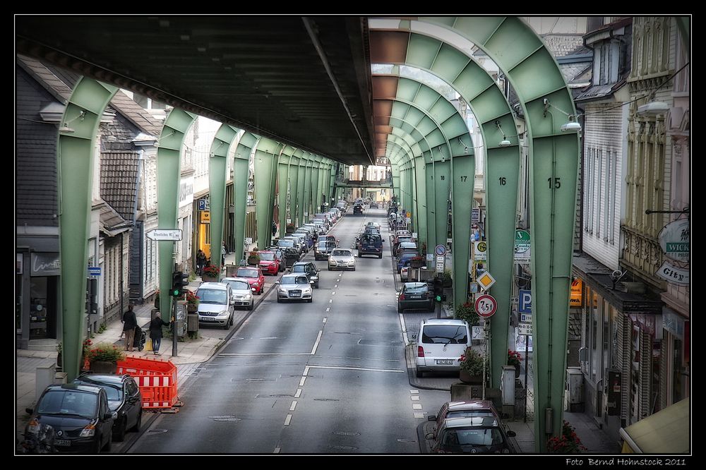 Schwebebahn ...