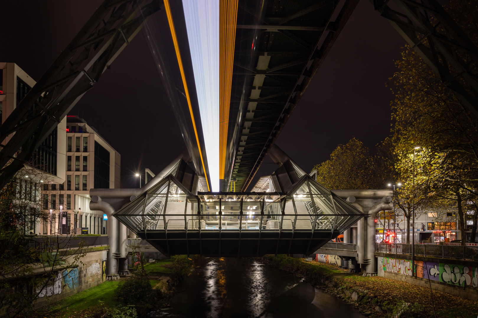 Schwebebahn