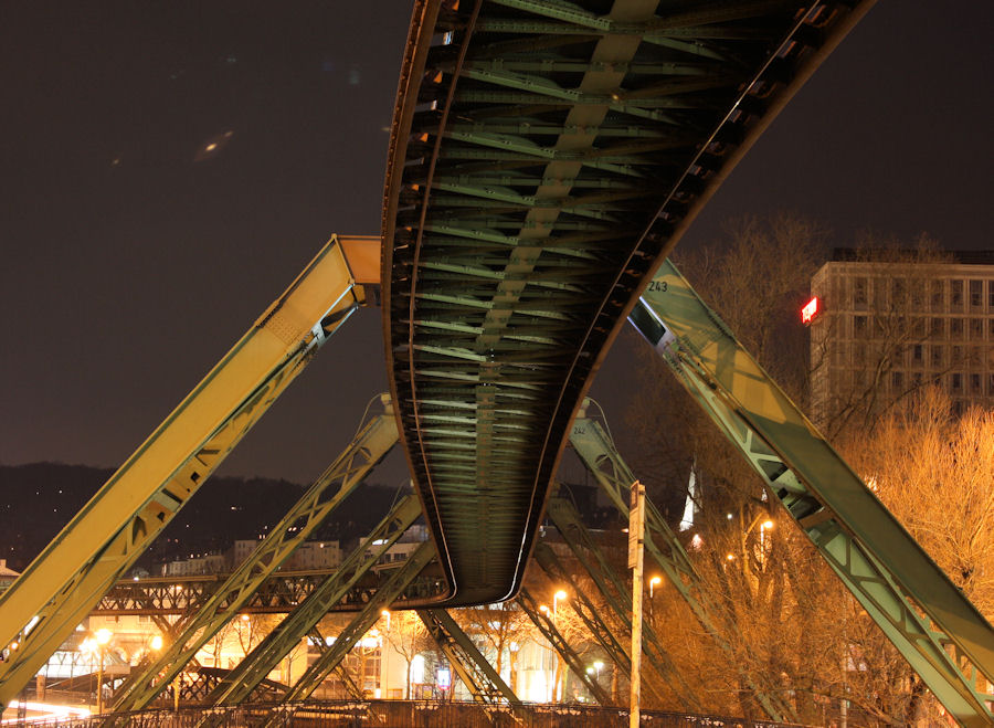 Schwebebahn