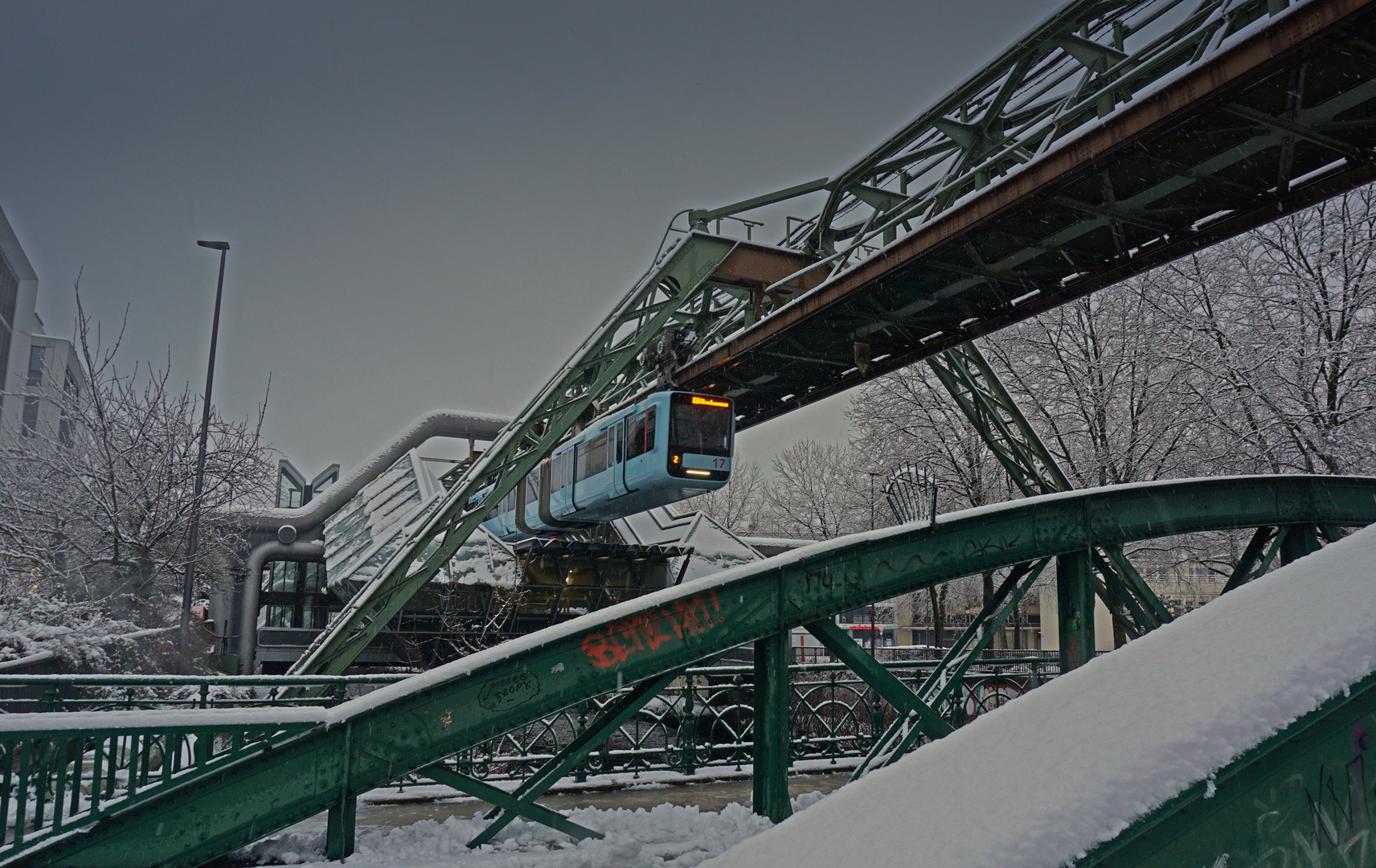 Schwebebahn