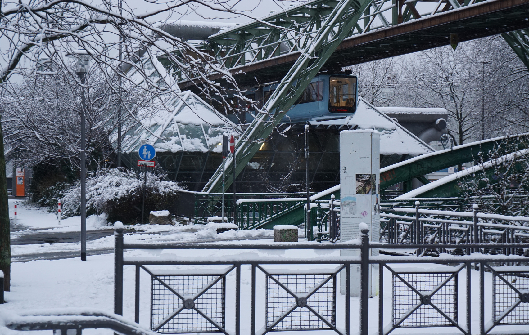 Schwebebahn