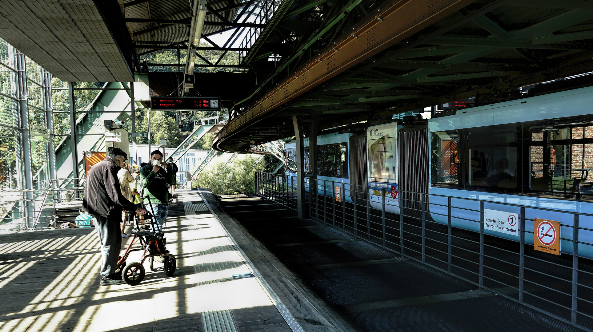 Schwebebahn