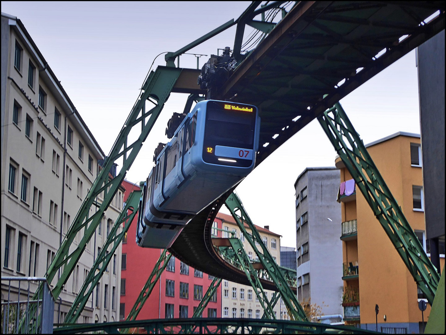 Schwebebahn