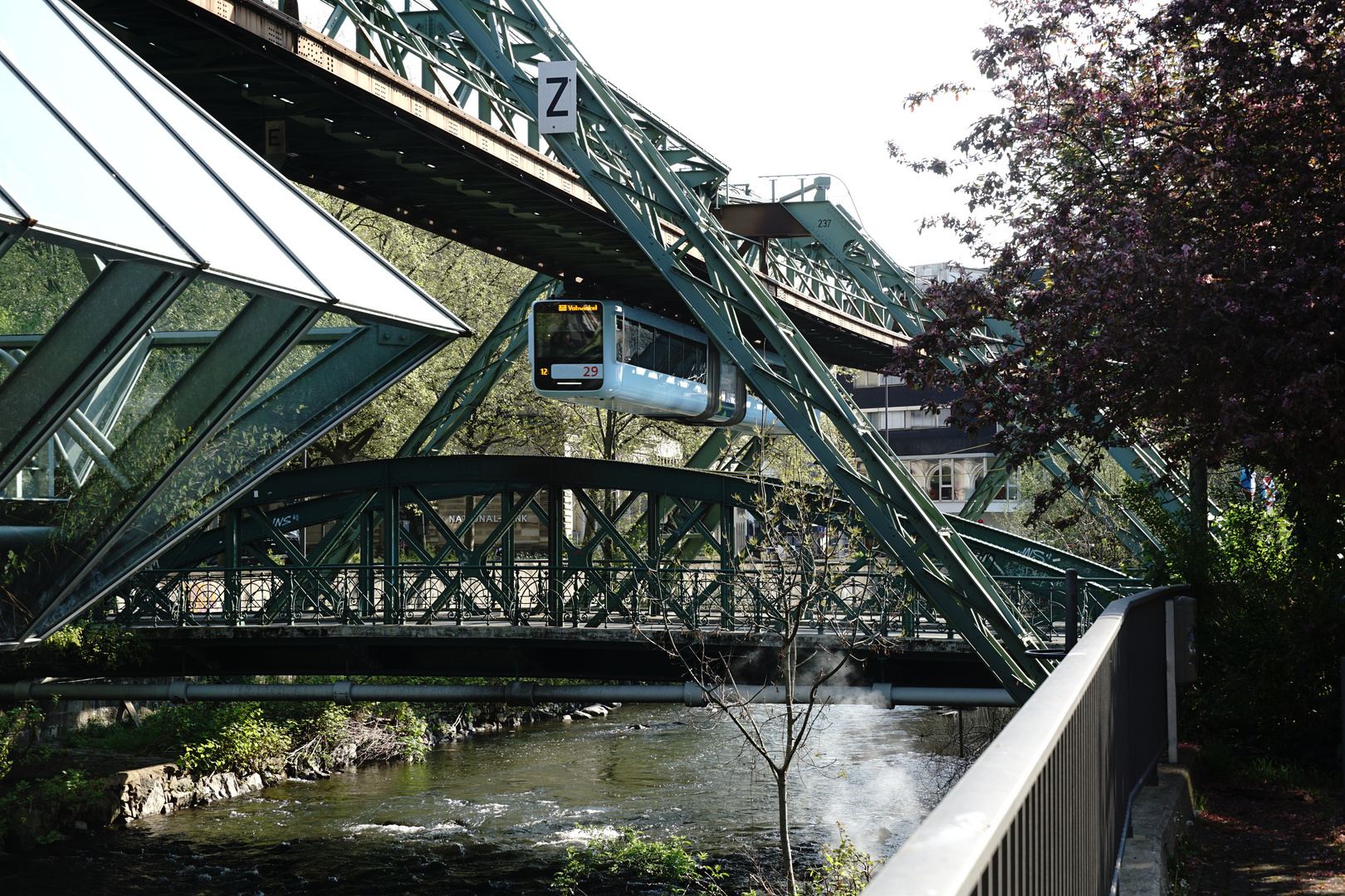 Schwebebahn