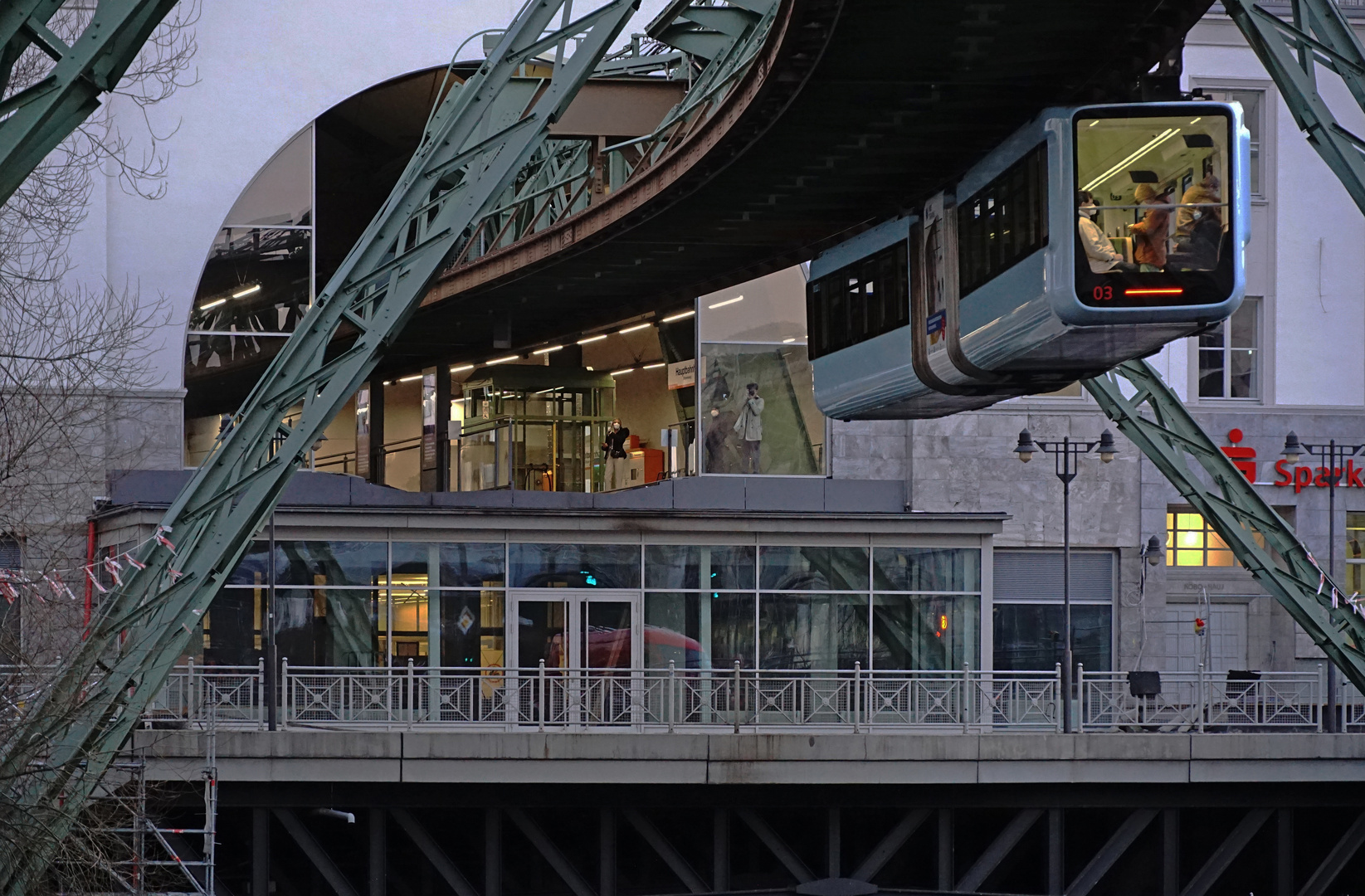 Schwebebahn