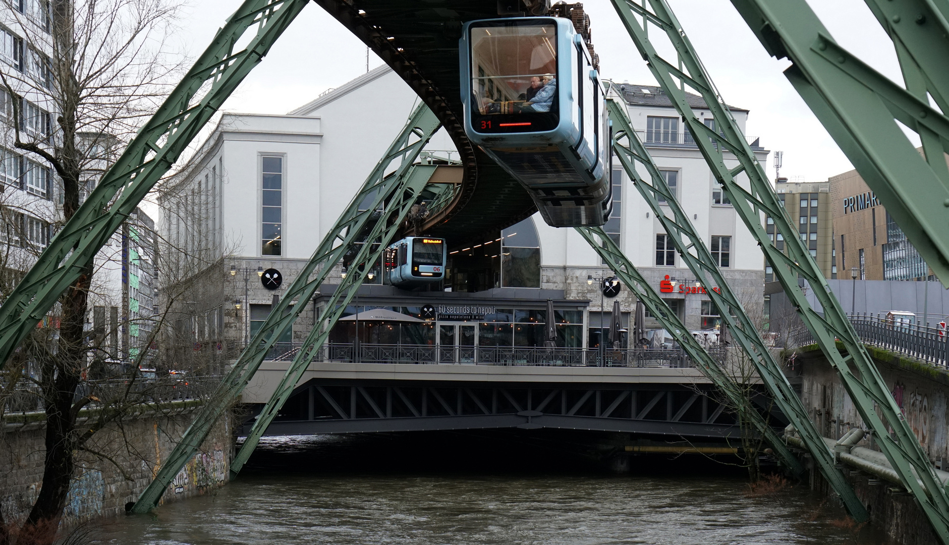  Schwebebahn