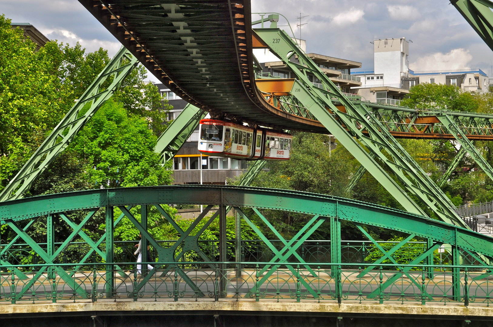 Schwebebahn