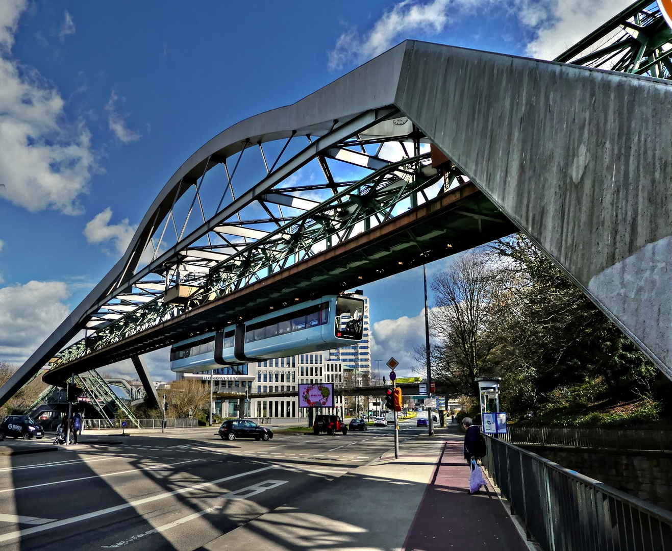 Schwebebahn