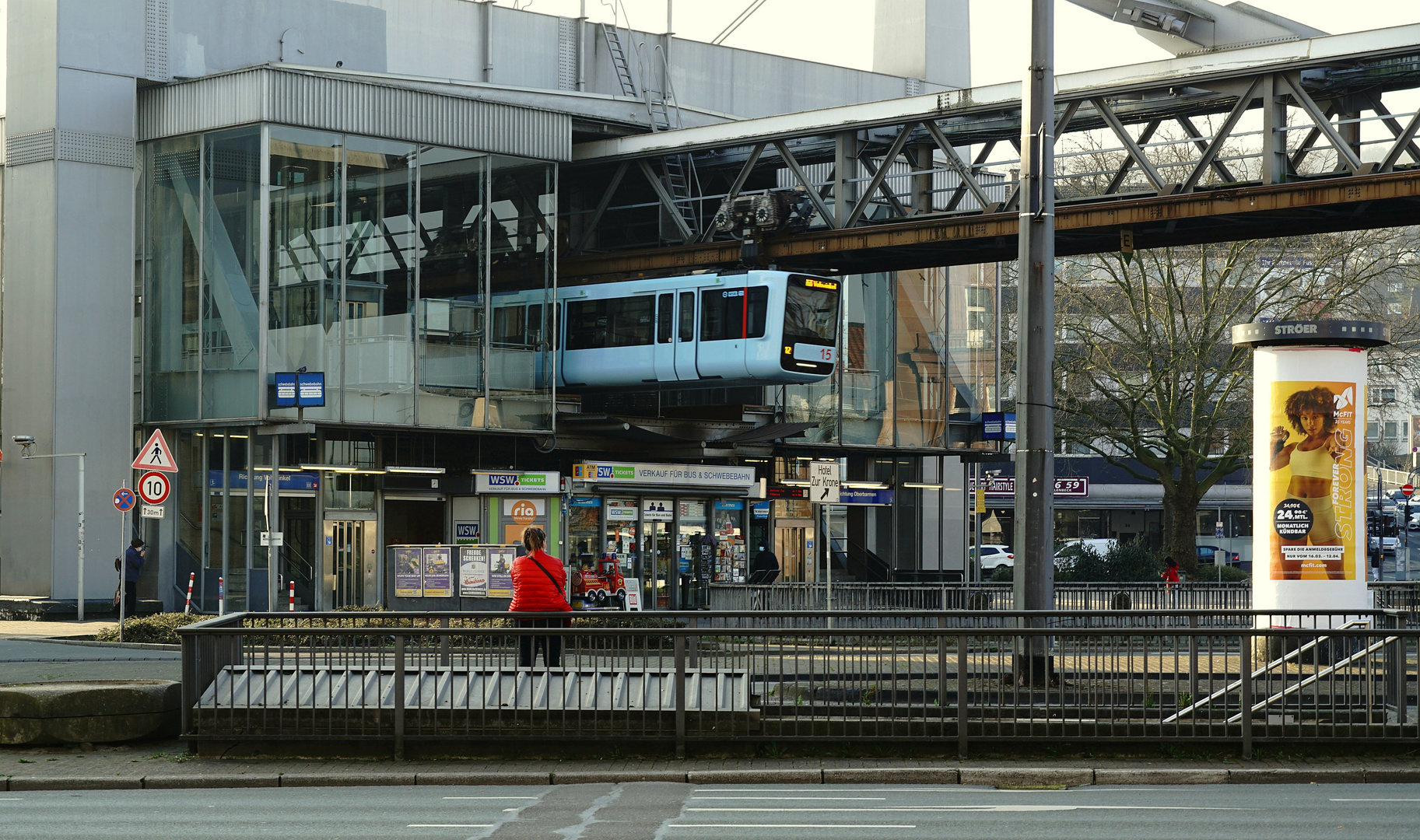 Schwebebahn am Alten Markt