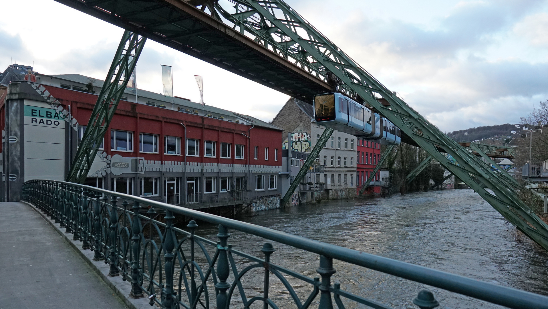  Schwebebahn am ELBA-Haus