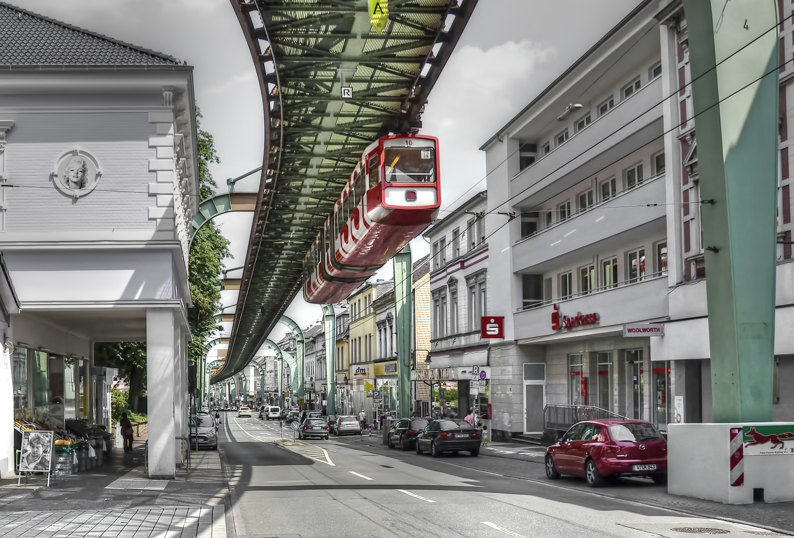 Schwebebahn am Pfeiler 4