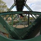 Schwebebahn an der Alexander-Brücke