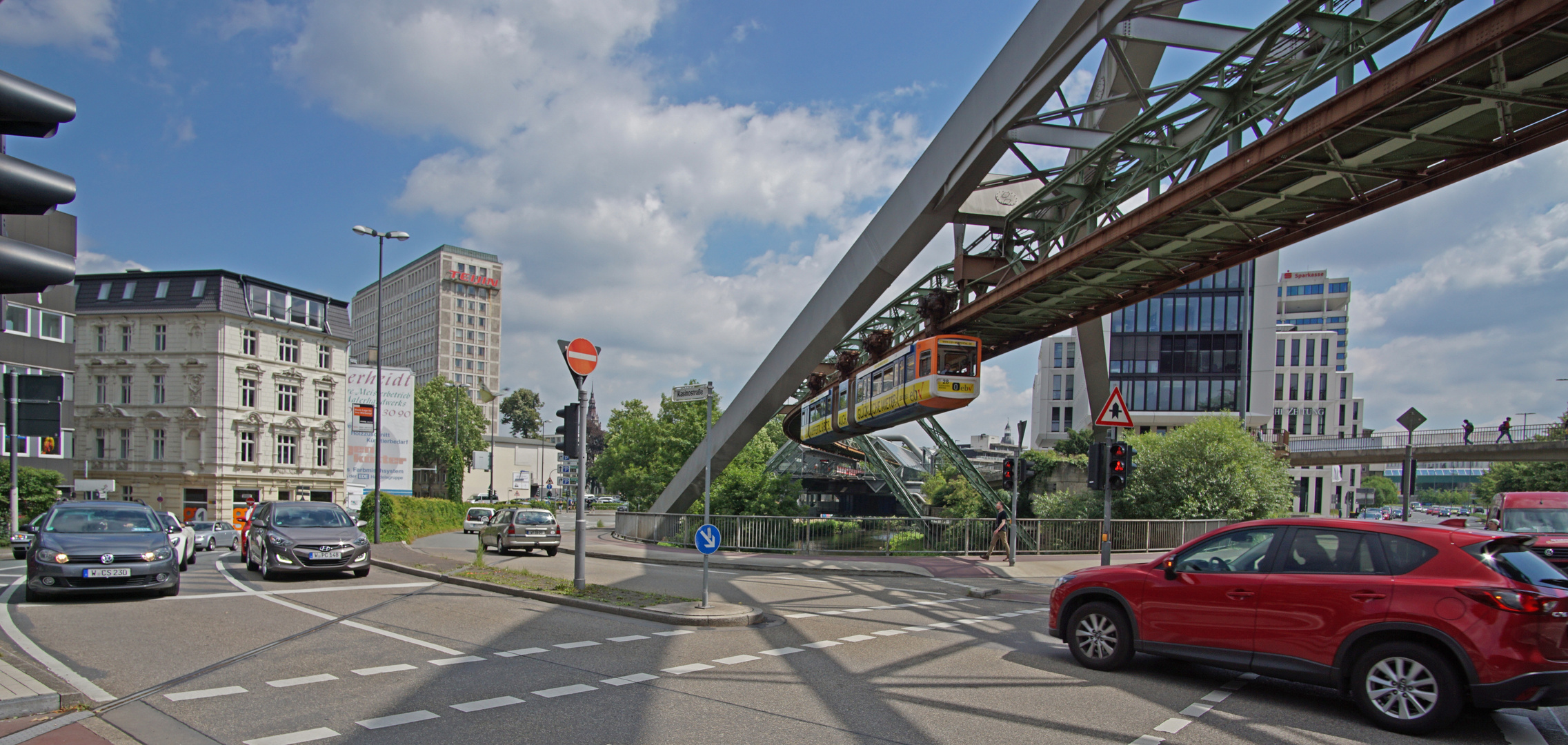 Schwebebahn an der B7