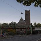 Schwebebahn an der Sonnborner Hauptkirche 