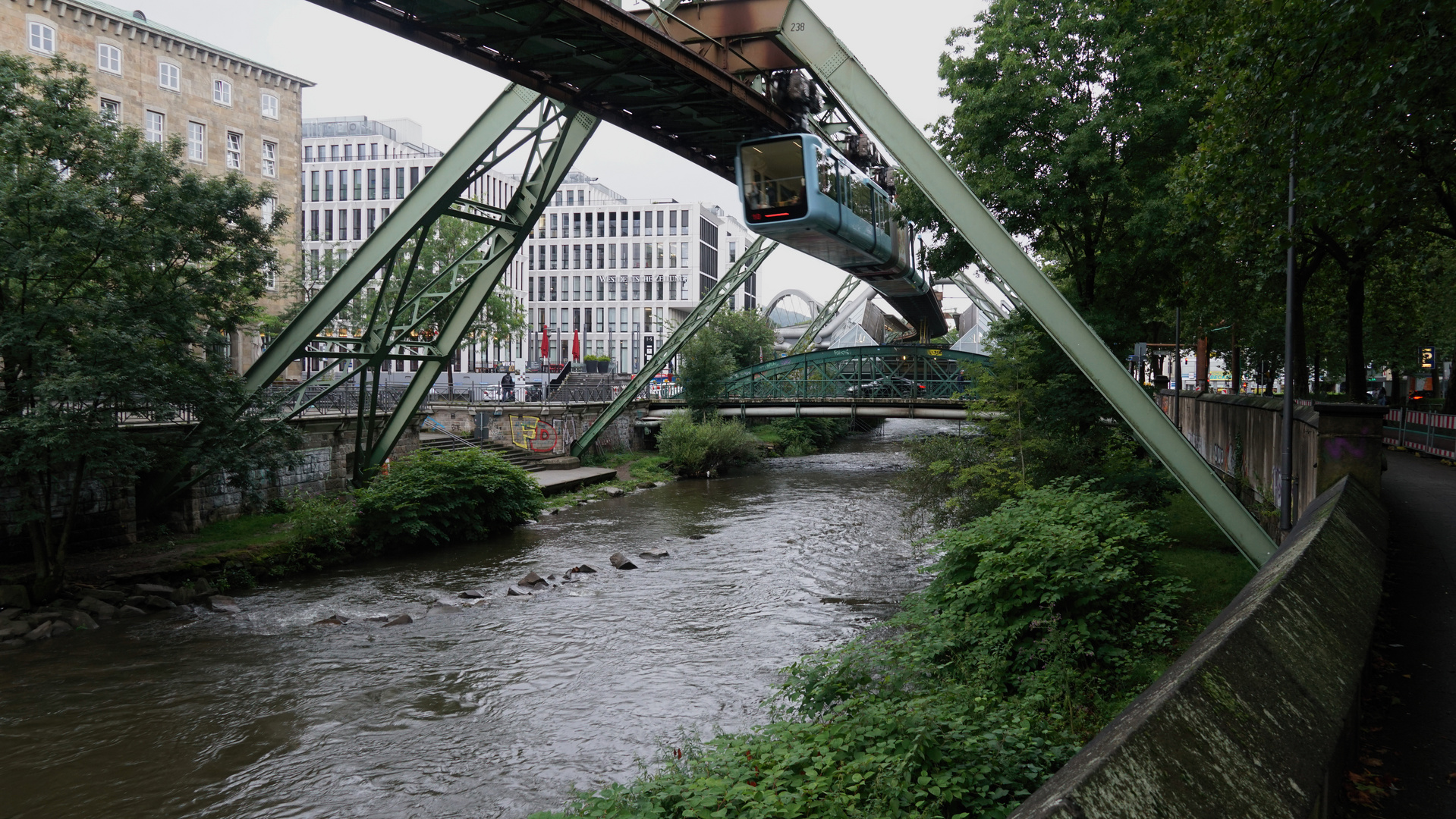 Schwebebahn