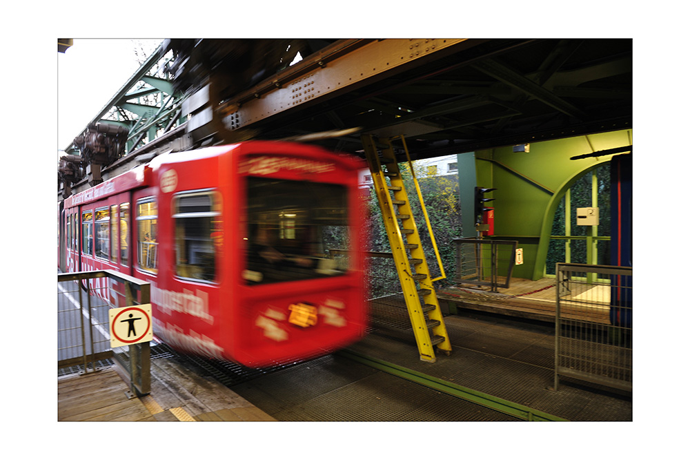 Schwebebahn