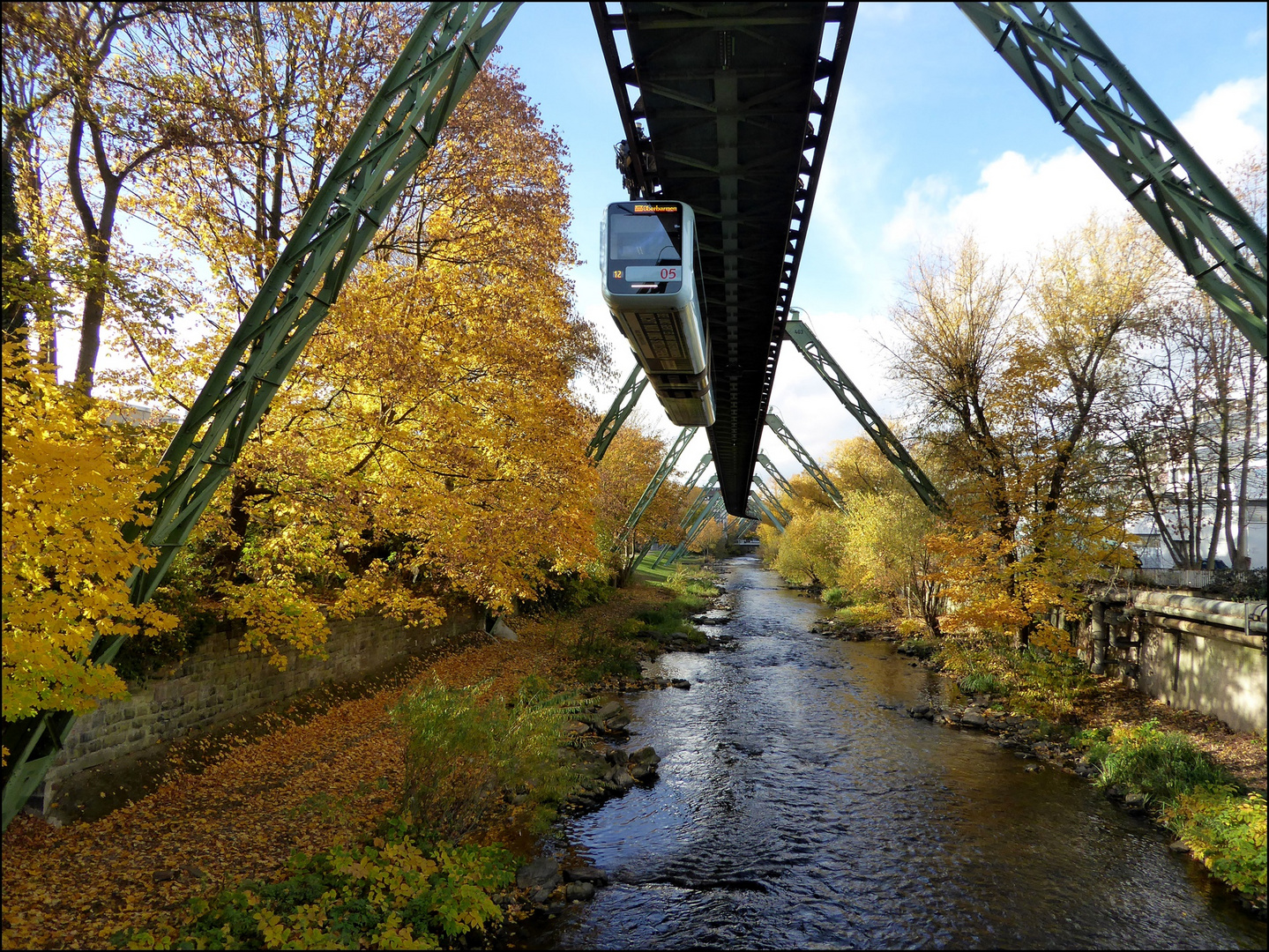 Schwebebahn