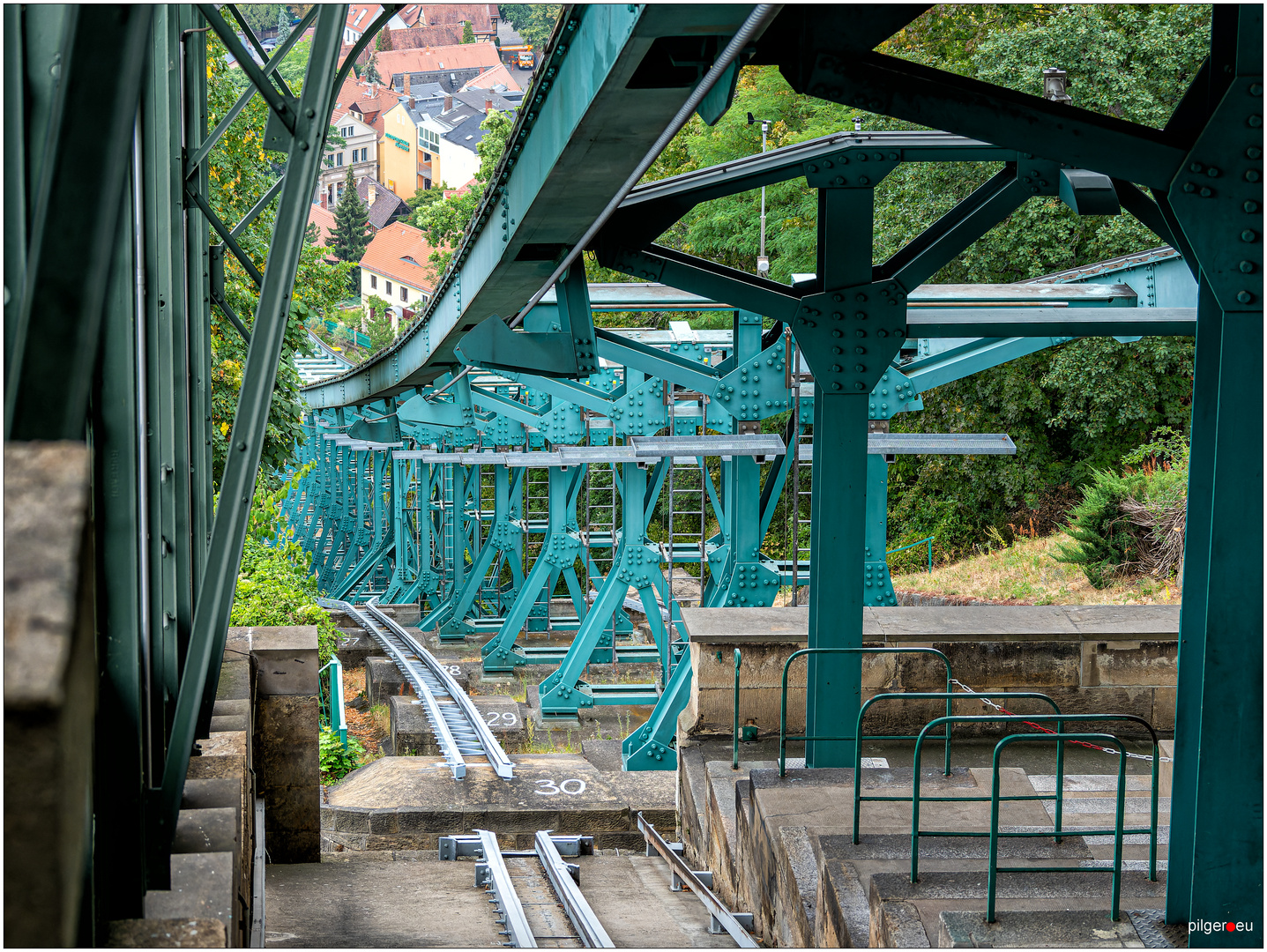 Schwebebahn Dresden-Loschwitz - Blick auf die Strecke