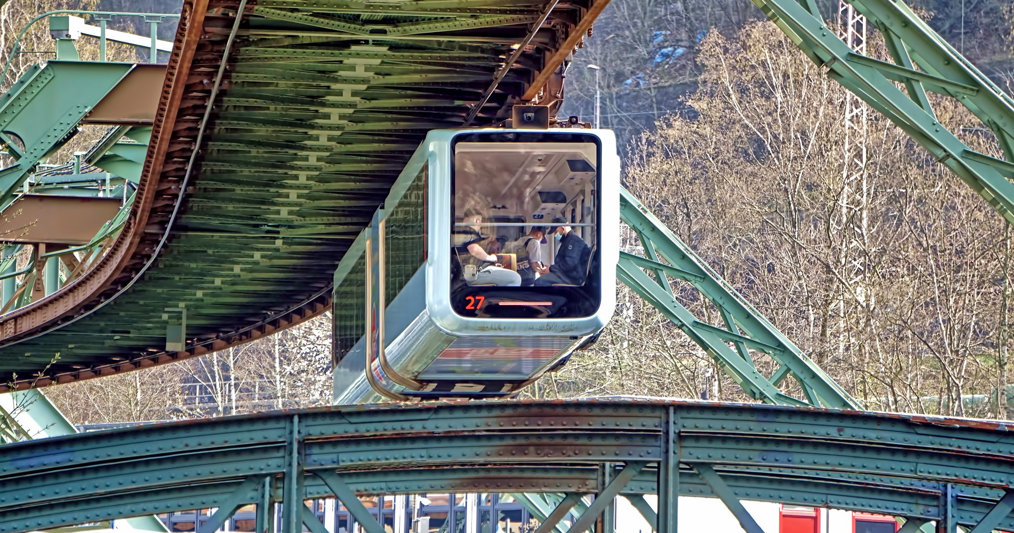 Schwebebahn - Einsichten & Aussichten