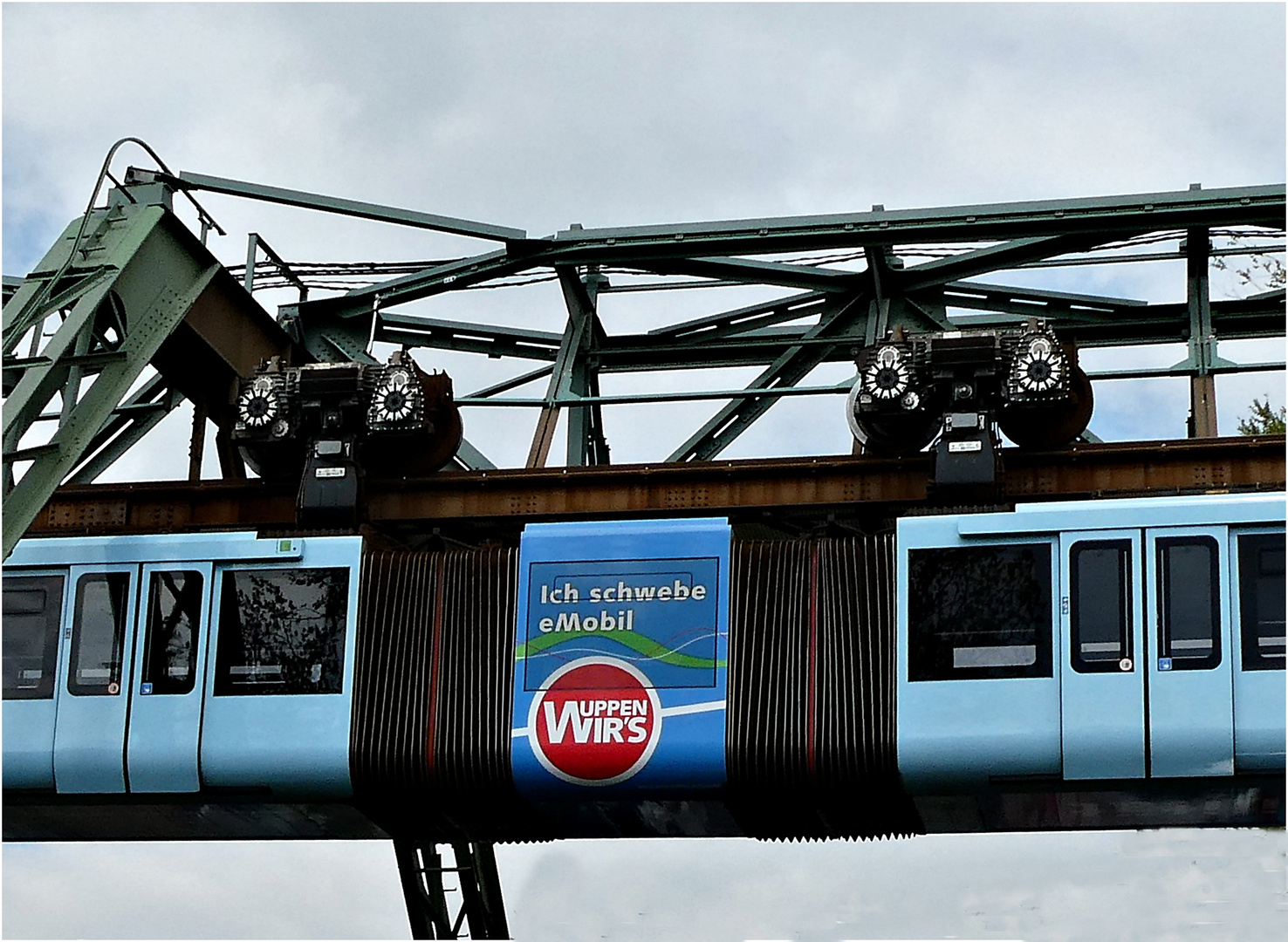 Schwebebahn