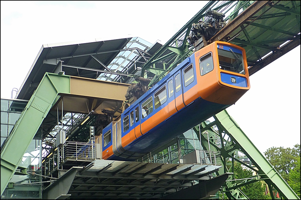 Schwebebahn