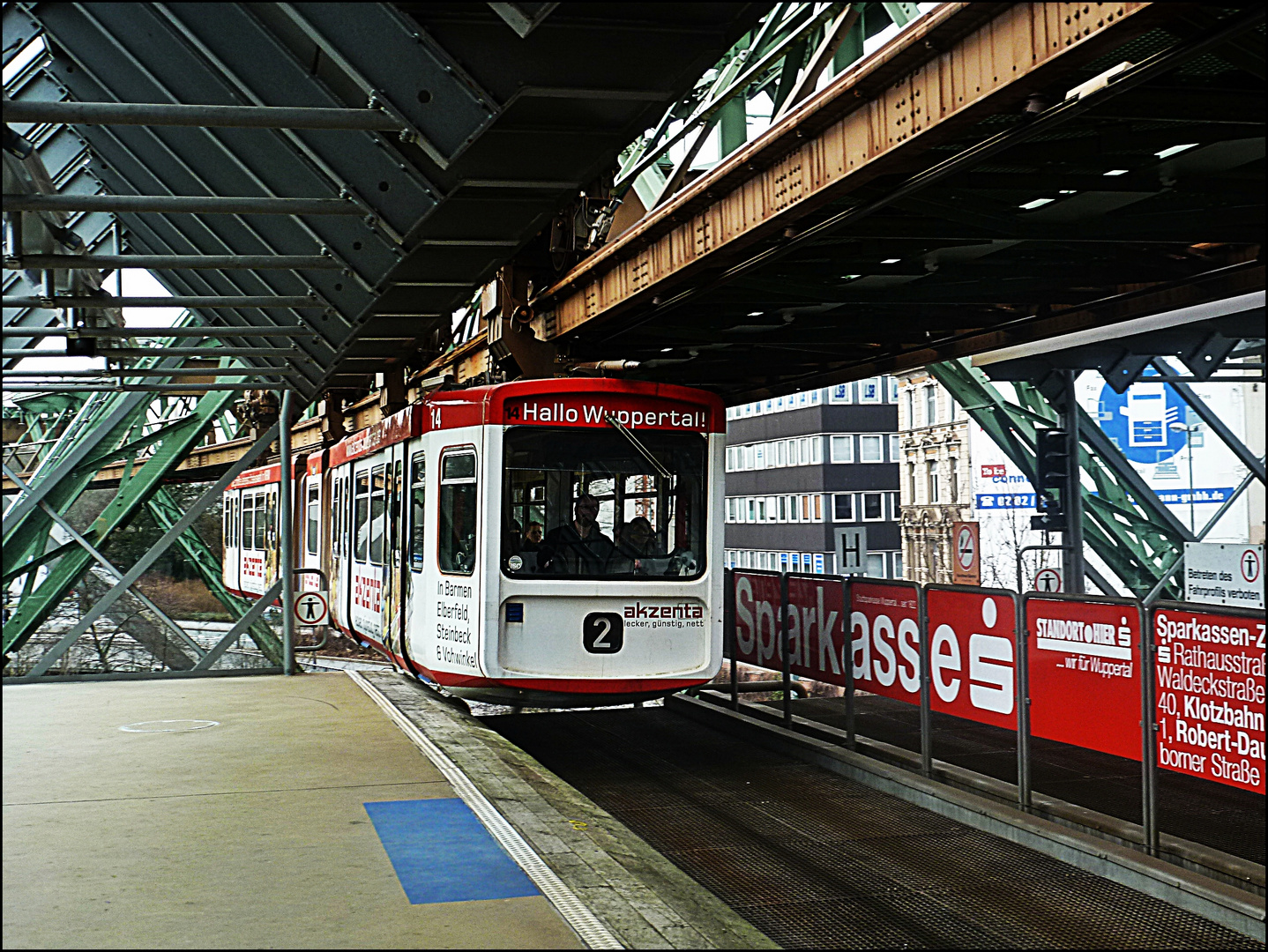 Schwebebahn-Haltestelle Ohligsmühle in Wuppertal-Elberfeld