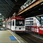 Schwebebahn-Haltestelle Ohligsmühle in Wuppertal-Elberfeld