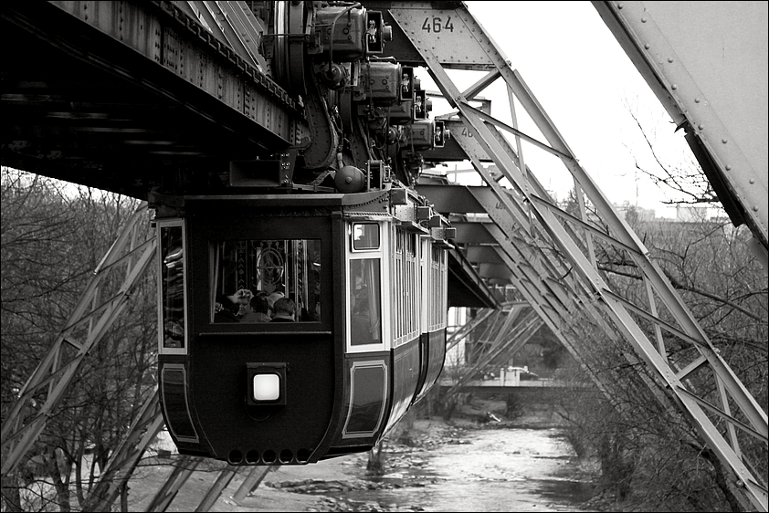 schwebebahn ... klassisch ;-)