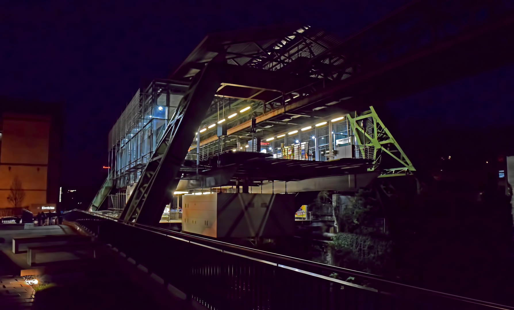 Schwebebahn RobertDaumPlatz Foto & Bild industrie, wuppertal, straßenbahn Bilder auf