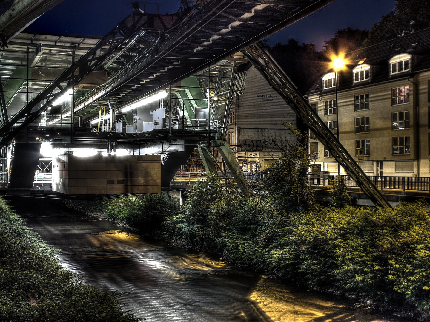 Schwebebahn-Station Stadion / Zoo