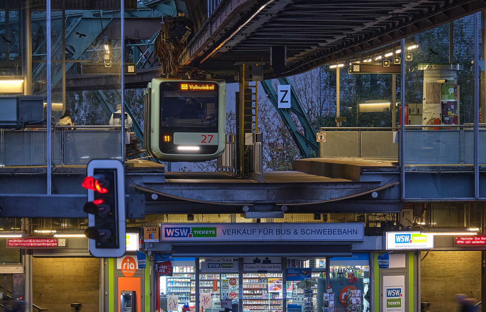 Schwebebahnhaltestelle Alter Markt Wuppertal Barmen-(19.11.2022)