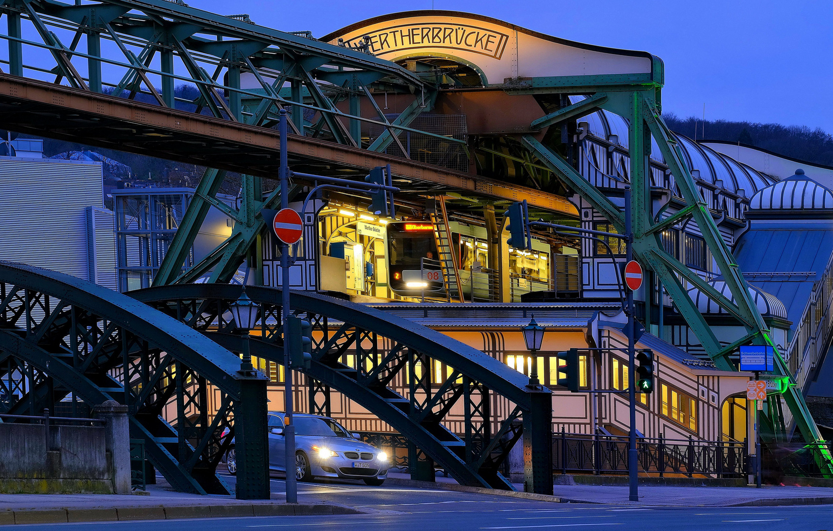 Schwebebahnhaltestelle Wertherbrücke Wuppertal Barmen-(20.11.2022)